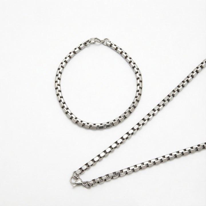Modern Interlocking Link Chain Set Bowlift