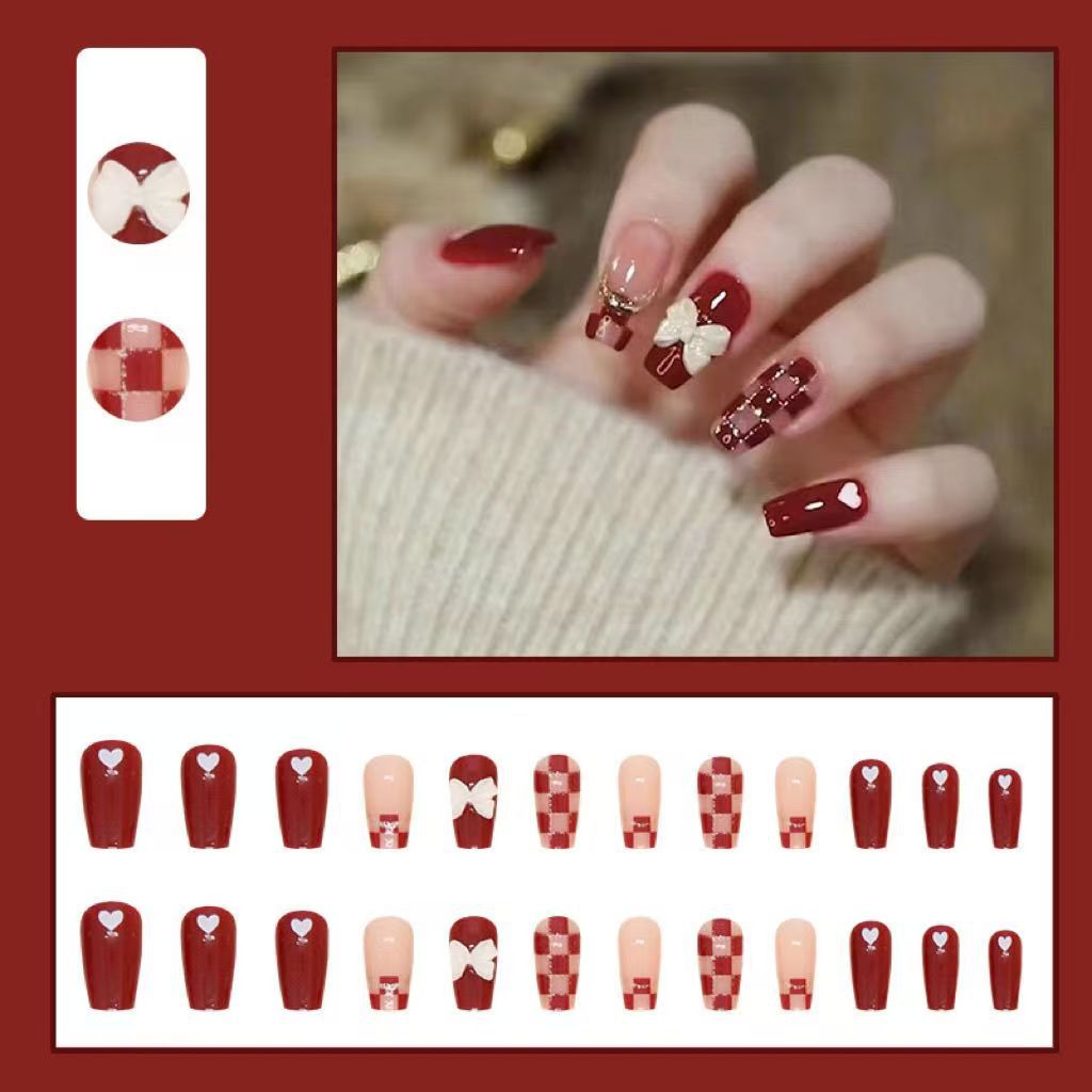 Elegant Nail Art with Gloss Finish Bowlift