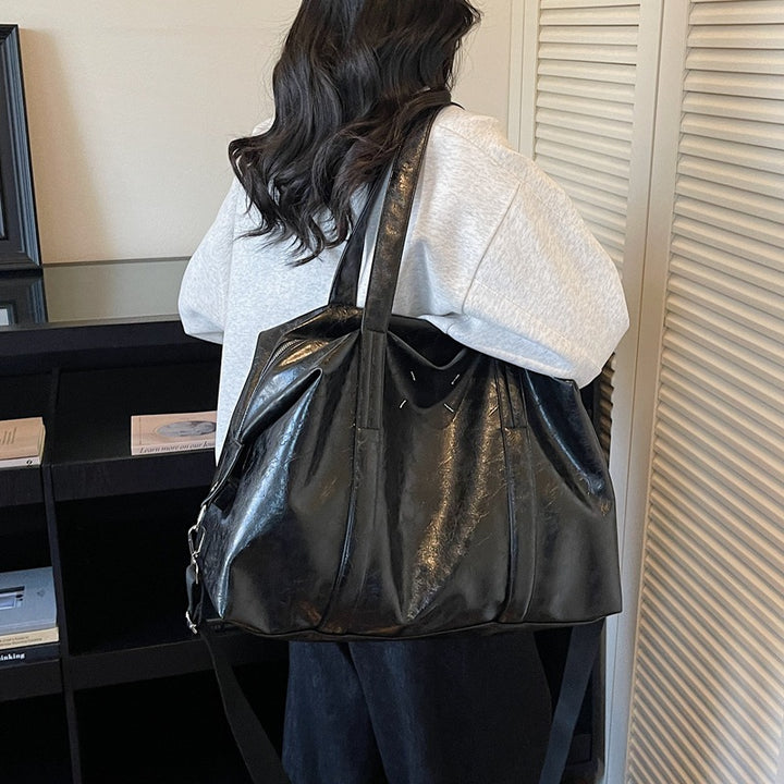 Elegant and Practical Travel Bag Bowlift