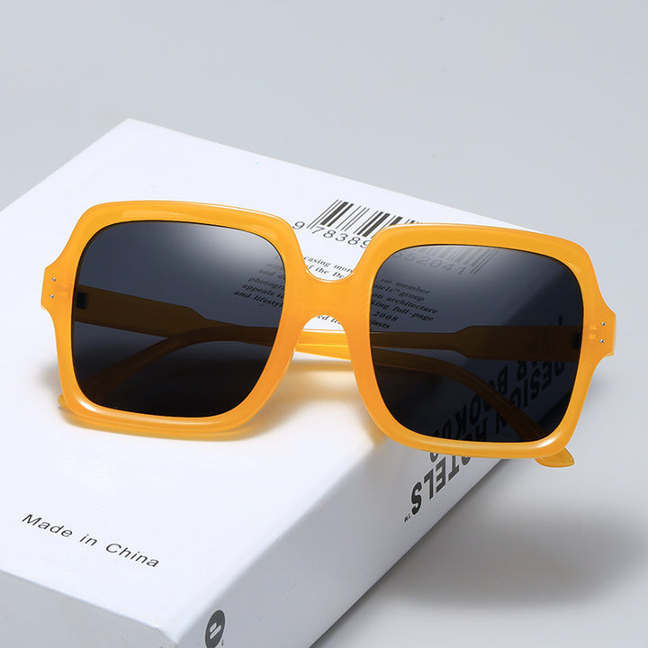 Women’s trendy oversized sunglasses with modern design Bowlift