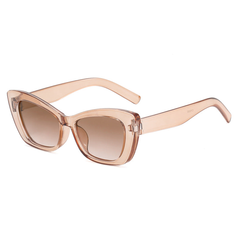 Ladies Cat-Eye Sunglasses with Stylish Elements Bowlift