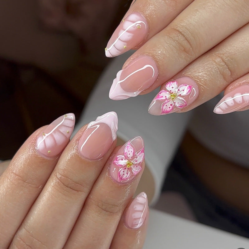 Elegant artificial nails with floral accents Bowlift
