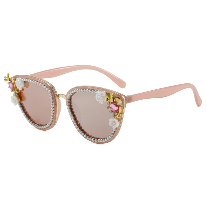 Ladies Glamorous Cat-Eye Sunglasses with Floral Decorations Bowlift