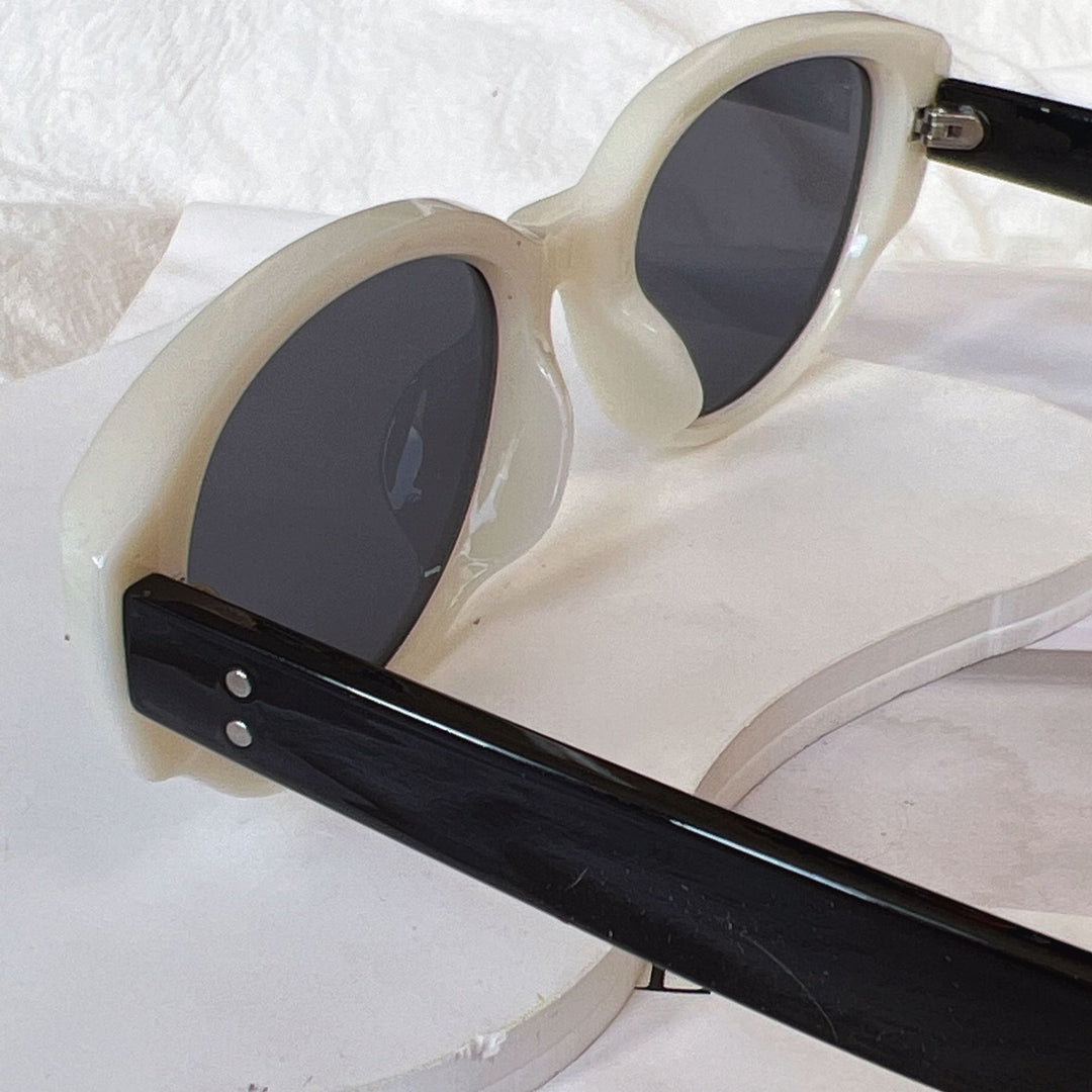 Cat-Eye Frame Sunglasses Bowlift