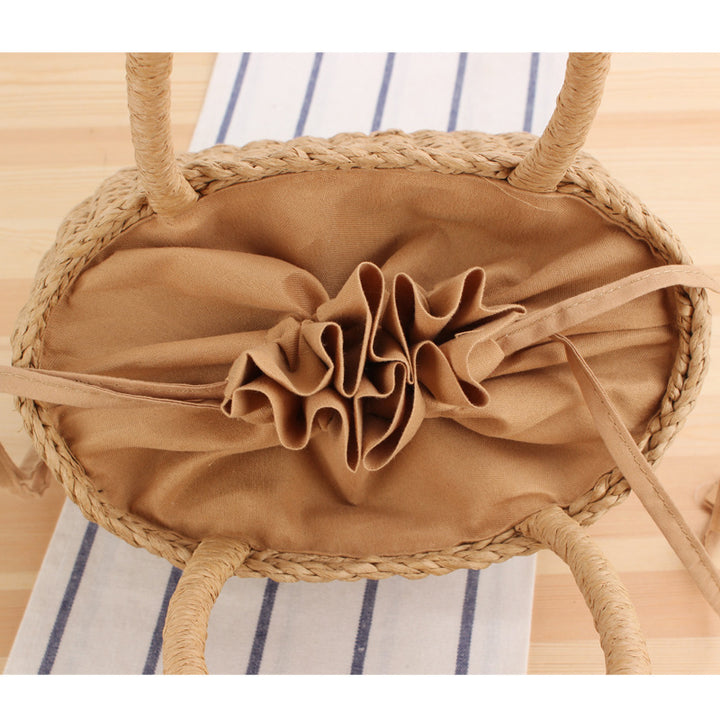 Handbag Made of Braided Natural Material with Modern Details Bowlift