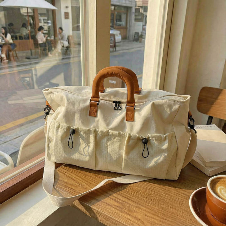 Shopping bag in urban design with versatile compartments Bowlift