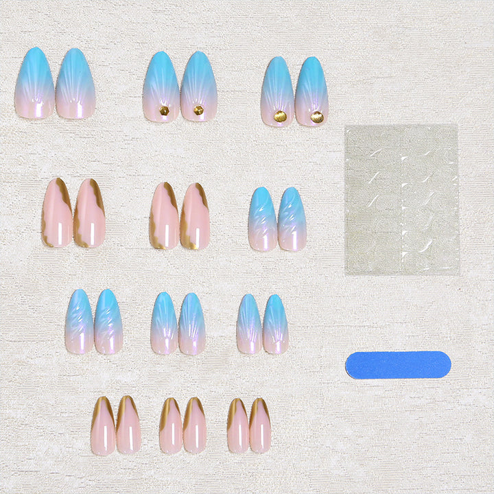 Artificial nails with elegant gradient and golden accents Bowlift