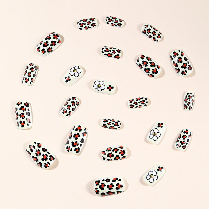 Stylish Leopard Print Acrylic Nail Art Extensions Bowlift