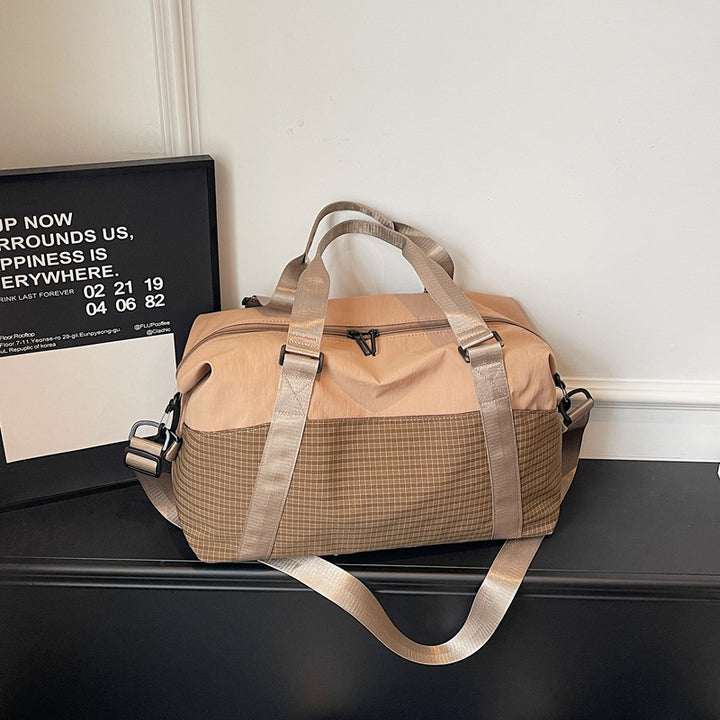 Versatile sports and travel bag with breathable material and robust design Bowlift
