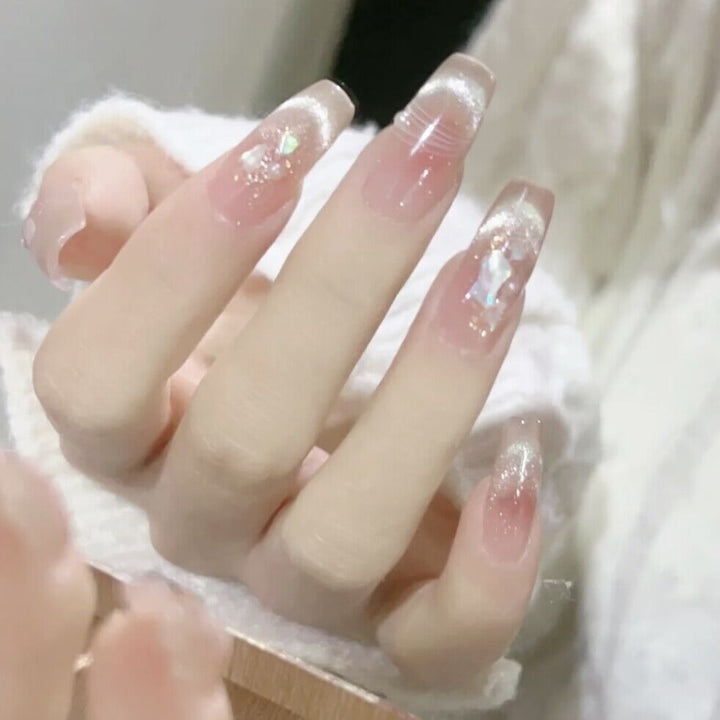 Elegant Press-On Nail Art Set with Glittering Tips Bowlift