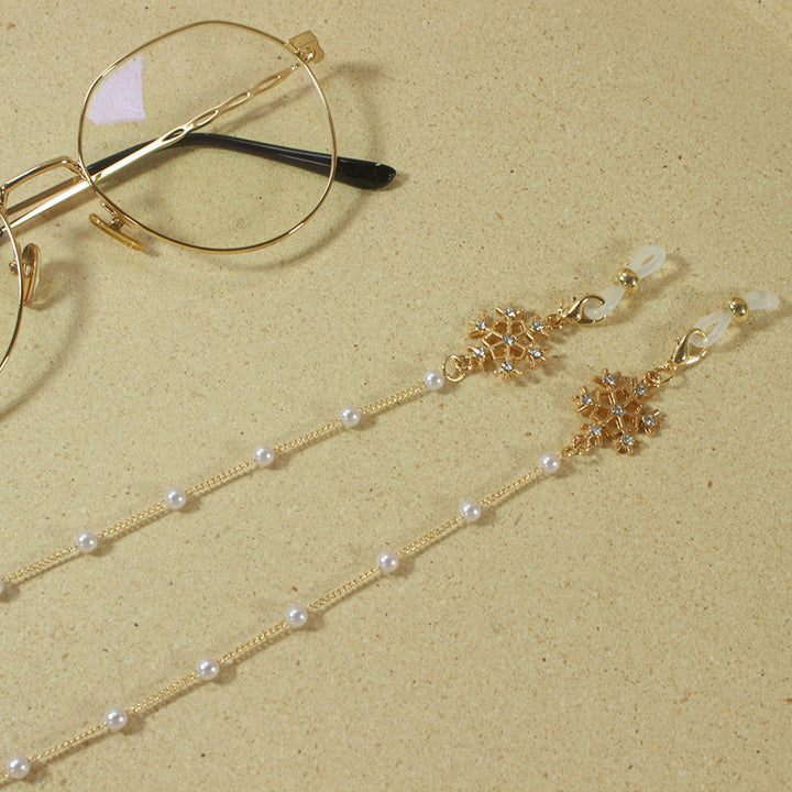 Elegant glasses holder chain with pearls and snowflake pendant Bowlift
