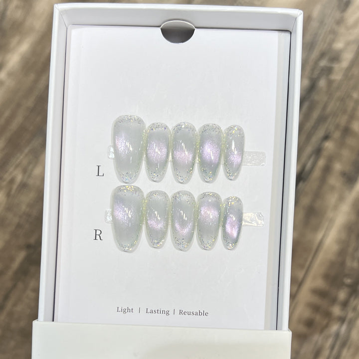 Handmade Press-On Nail Set with Iridescent Finish Bowlift