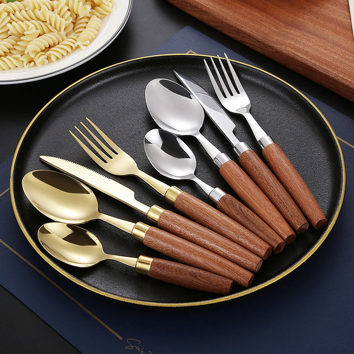 Elegant dessert spoon with ergonomic wooden handle Bowlift