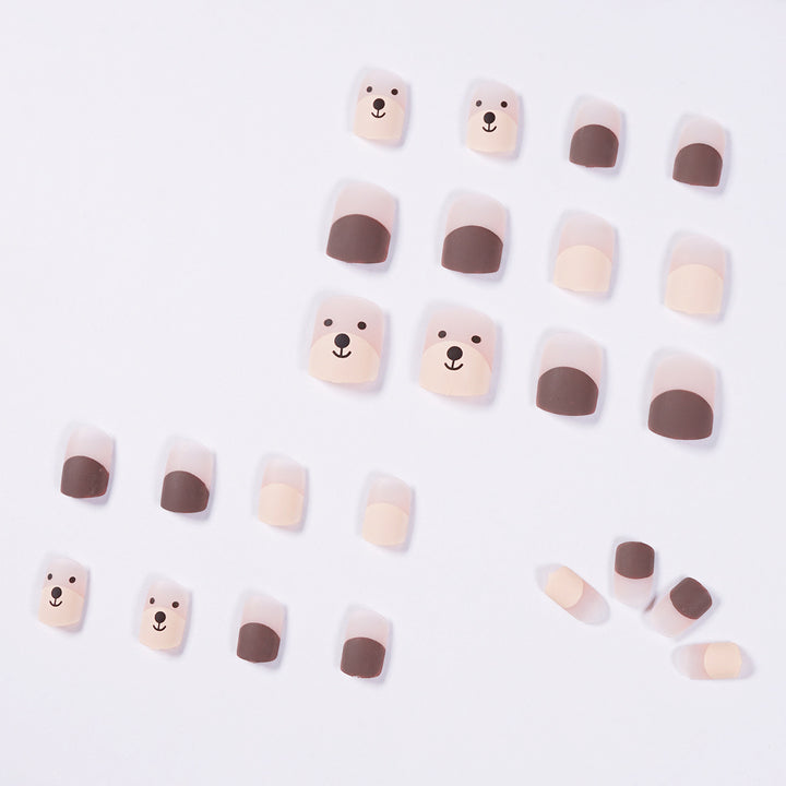 Cute nail art with bear motifs Bowlift
