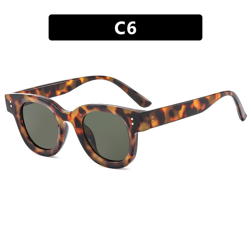Ladies stylish sunglasses with distinctive design and polarized lenses Bowlift