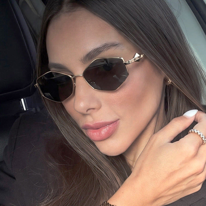 Women's geometric sunglasses with protective UV filter and high-end metal frame Bowlift