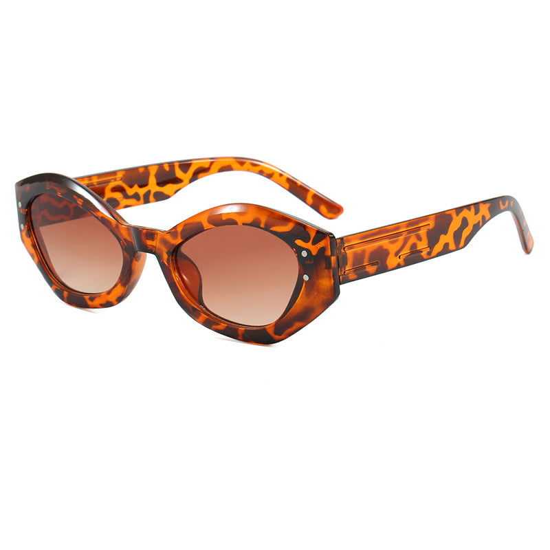 Women's Cat-Eye Sunglasses with Modern Design and Wide Frame Bowlift