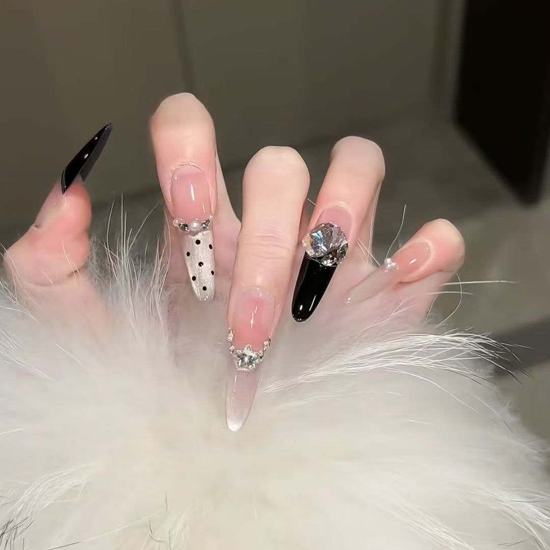 Decorative Press-On Nails with Gem Accents Bowlift