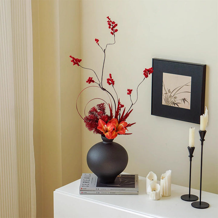 Artistic ceramic vase with organic shape Bowlift