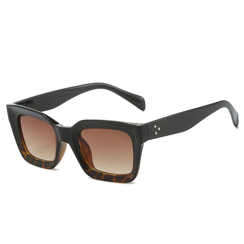 Ladies fashionable square sunglasses with elegant, wide frame Bowlift