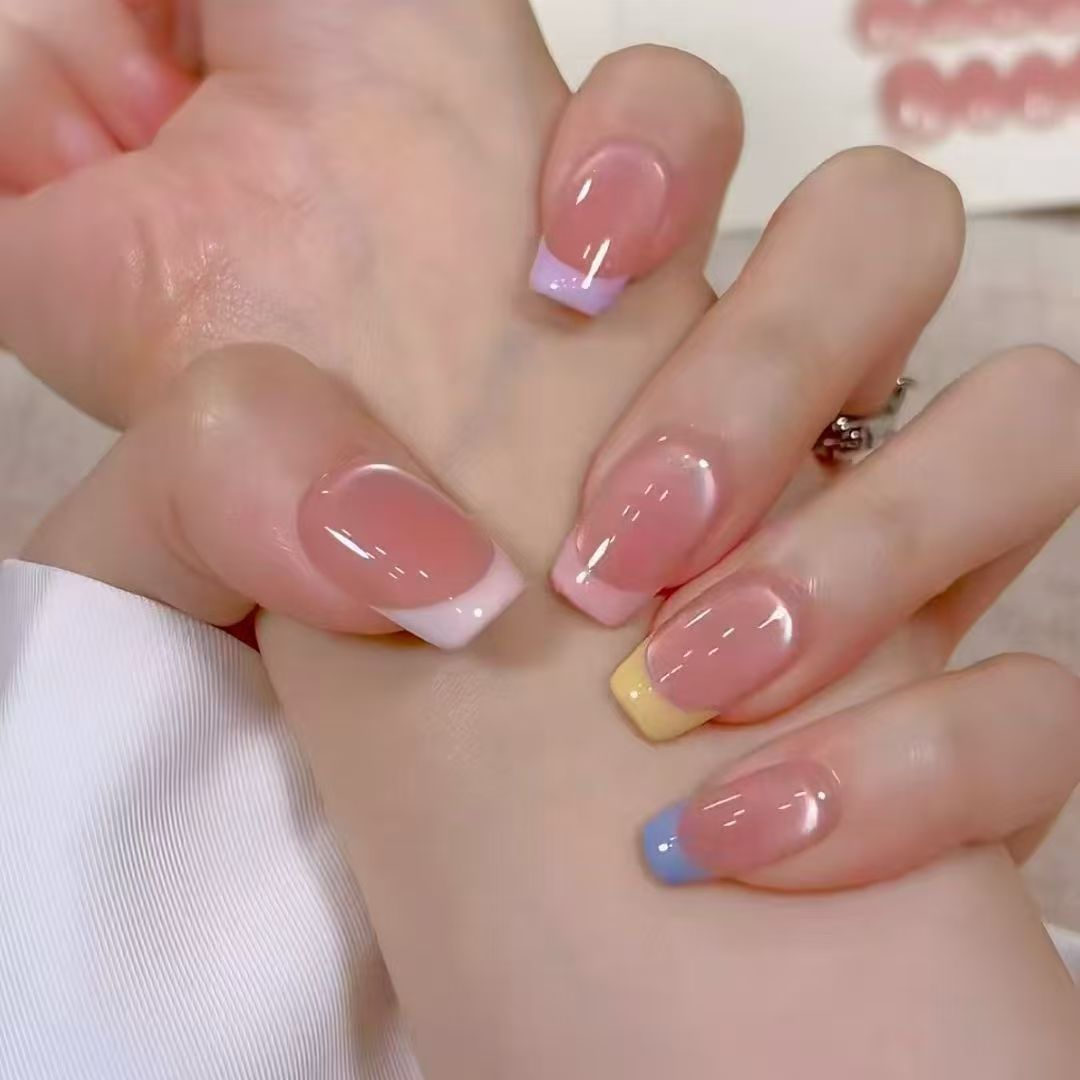 Whimsical Bear-Themed Press-On Nail Art Kit Bowlift