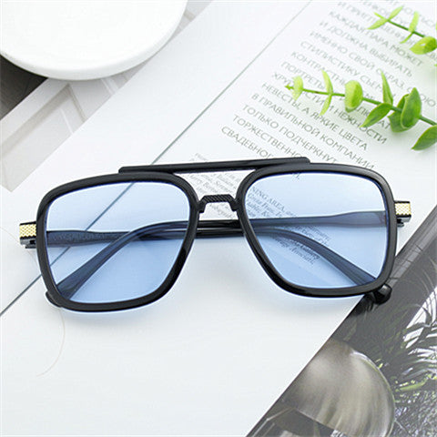 Ladies modern sunglasses with square frame Bowlift
