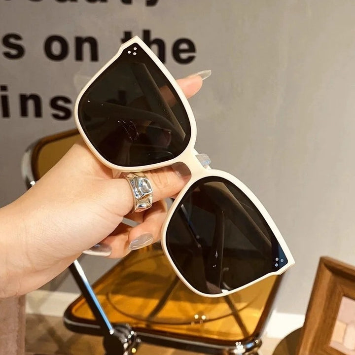 Stylish Oversized Sunglasses Bowlift