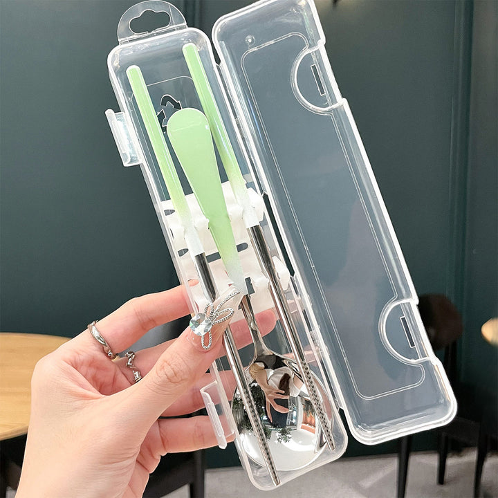 Portable cutlery set in hygienic storage box Bowlift