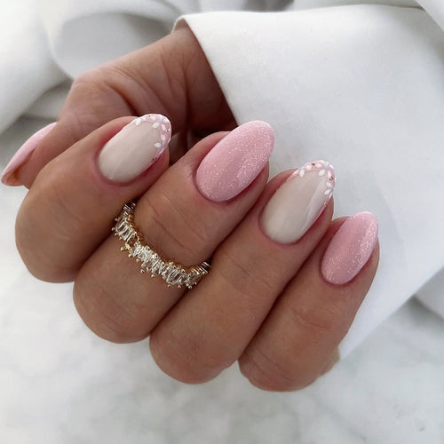 Glamorous artificial nails Bowlift