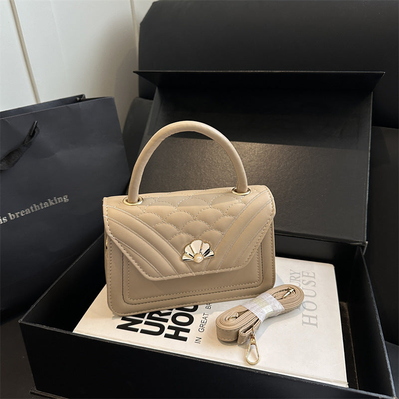 WoElegant Quilted Shoulder Bag Bowlift