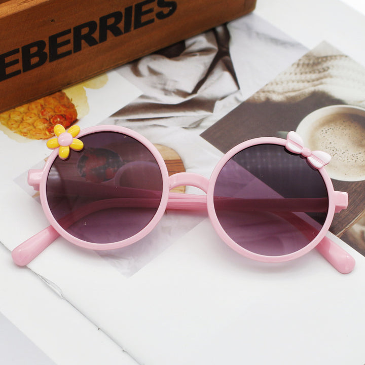 Ladies sunglasses with playful floral accents Bowlift