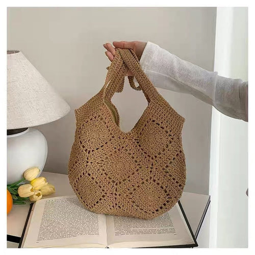 Hand-crocheted Bag Bowlift