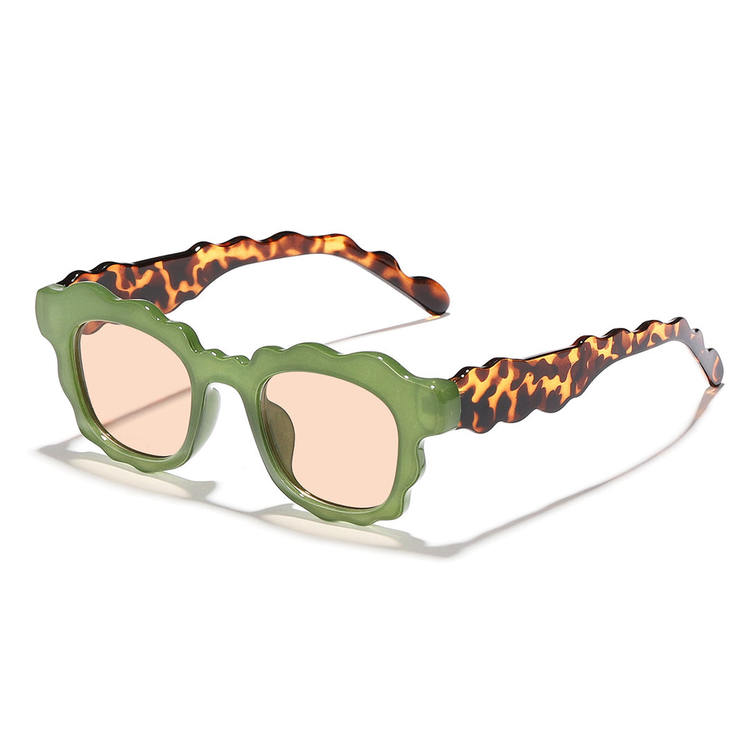 Women's eye-catching sunglasses in creatively designed cloud frame Bowlift