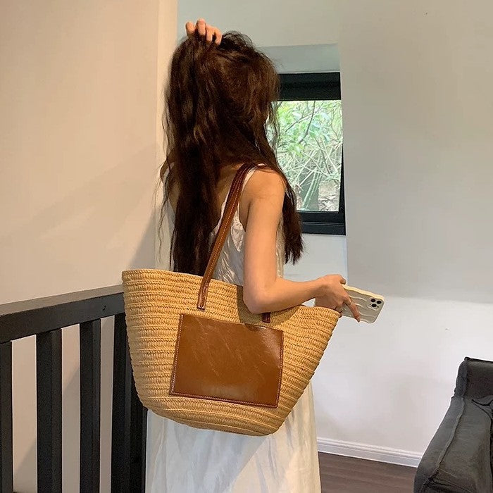 Beach bag with integrated leather pouch Bowlift