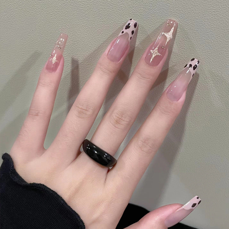 Glossy Nail Art Set with Sparkling Glitter Accents Bowlift
