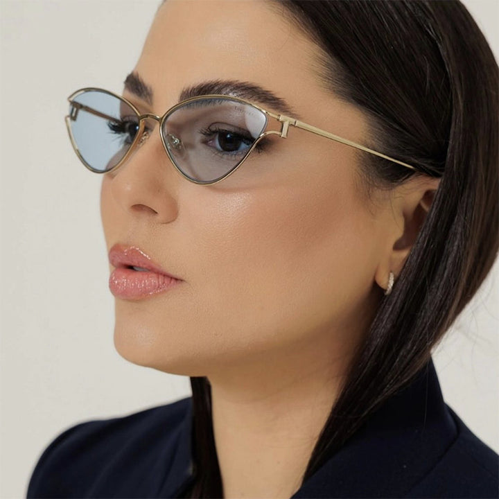 Ladies Cat-Eye Sunglasses in Elegant Gold Frame Bowlift