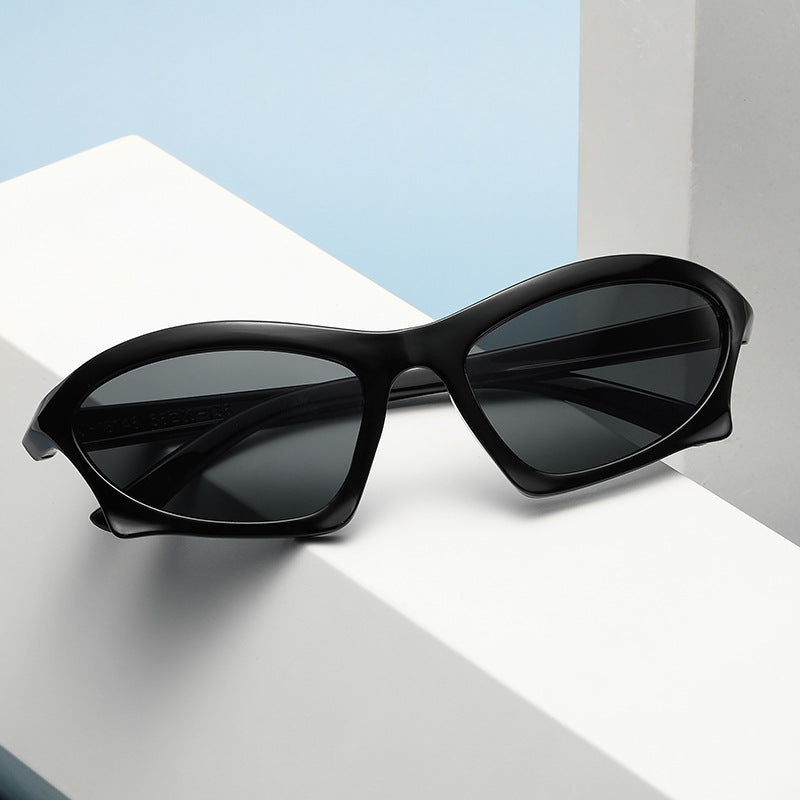 Women's fashionable sunglasses with innovative, ergonomic frame Bowlift