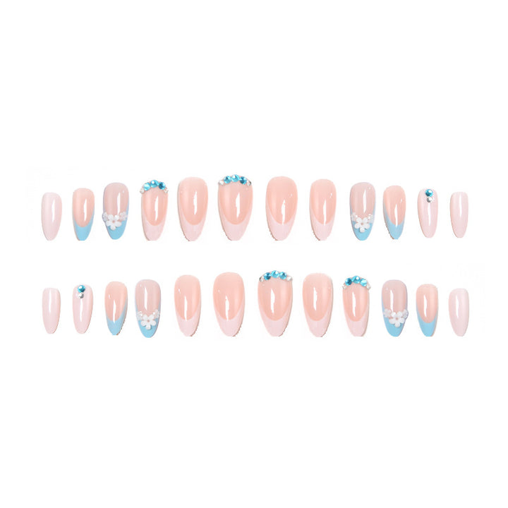 Artificial nails with floral accents and gradient Bowlift