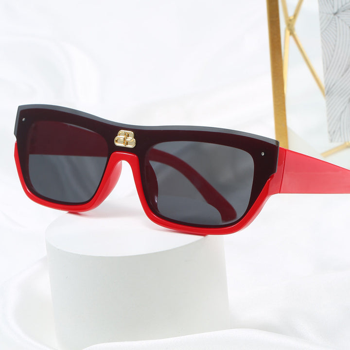 Women's fashionable oversized sunglasses with striking design Bowlift