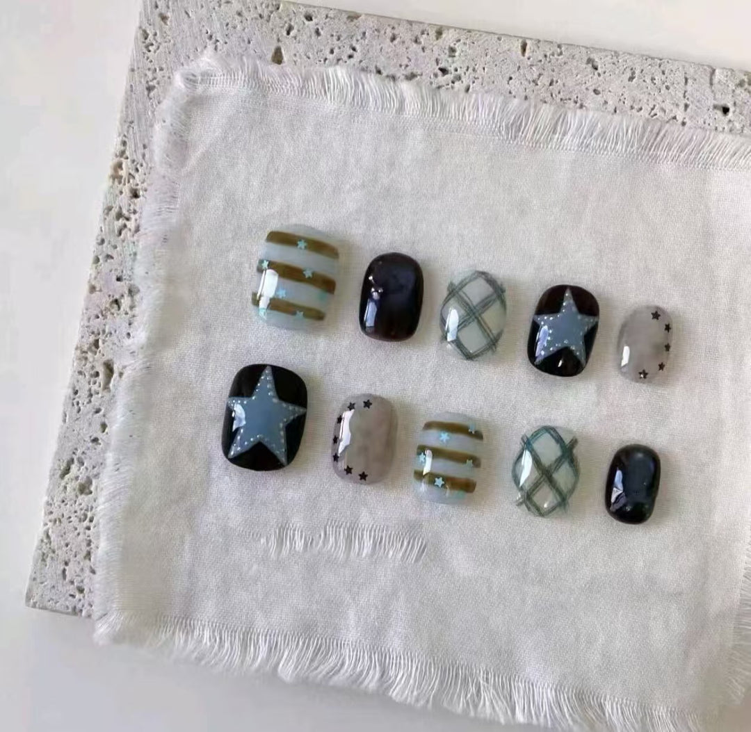 Trendy Graphic Nail Art Set Bowlift