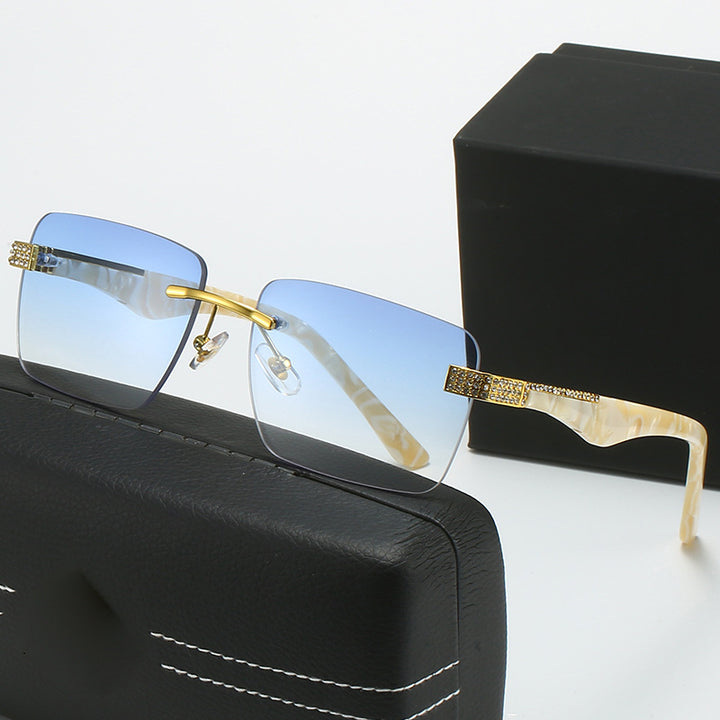 Ladies fashionable sunglasses in elegant square design Bowlift