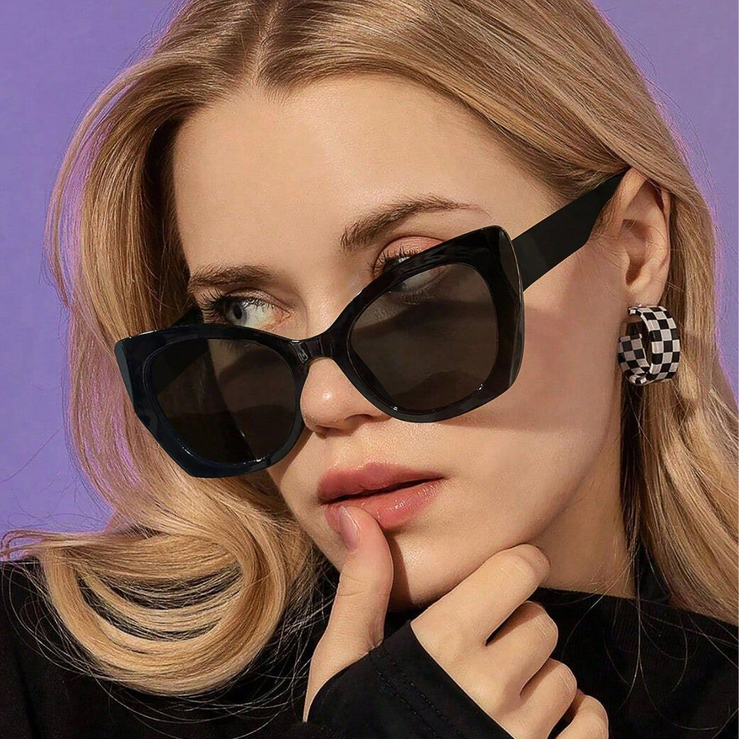 Ladies Cat-Eye Sunglasses Bowlift
