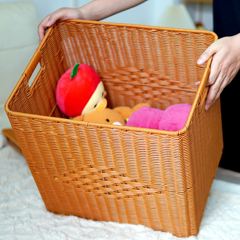 Women's woven basket with lid and side handles Bowlift