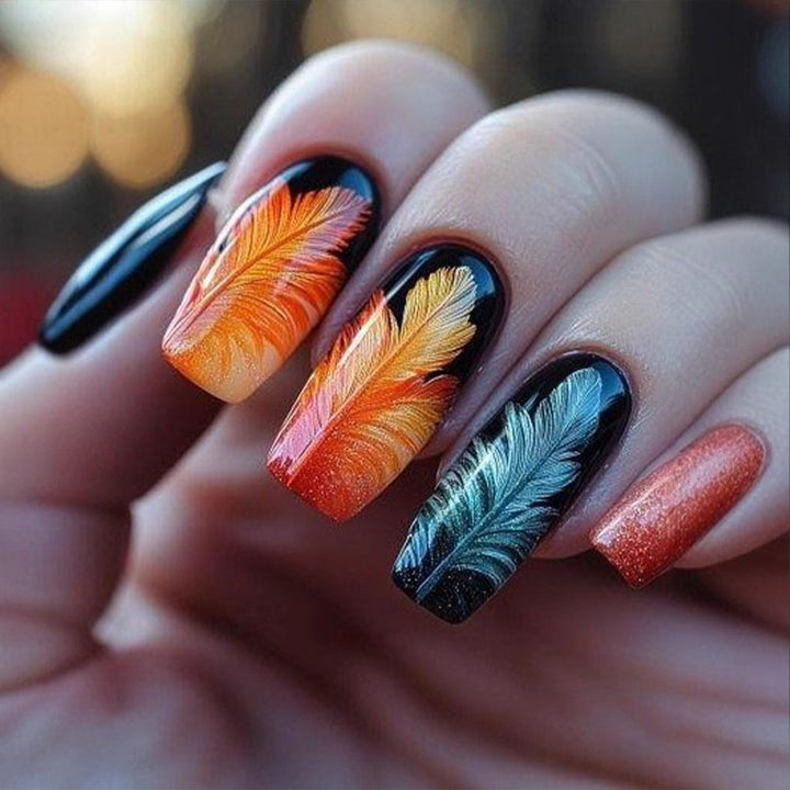 Artificial Nails in Stylish Feather Design Bowlift