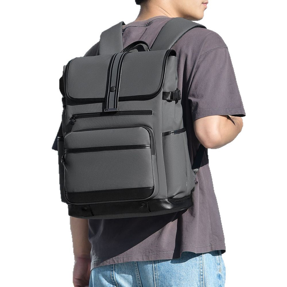 Modern everyday backpack with versatile compartment system Bowlift