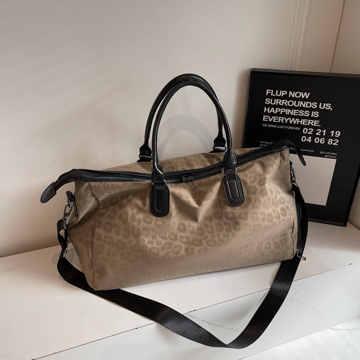 Elegant Travel Bag with Innovative Leopard Print Bowlift