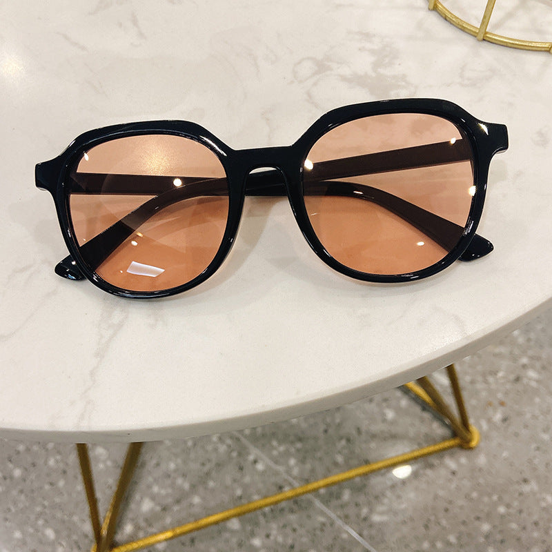 Fashionable Oversized Sunglasses with Square Frame Bowlift
