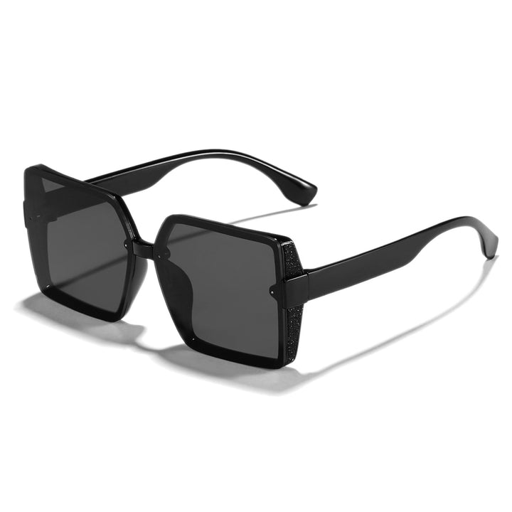 Ladies fashionable sunglasses in extravagant square design Bowlift