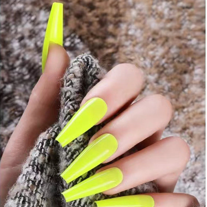 Artificial nail set with high-gloss pointed nails Bowlift