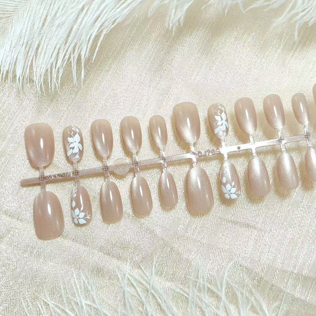 Decorative artificial nails with festive motifs Bowlift